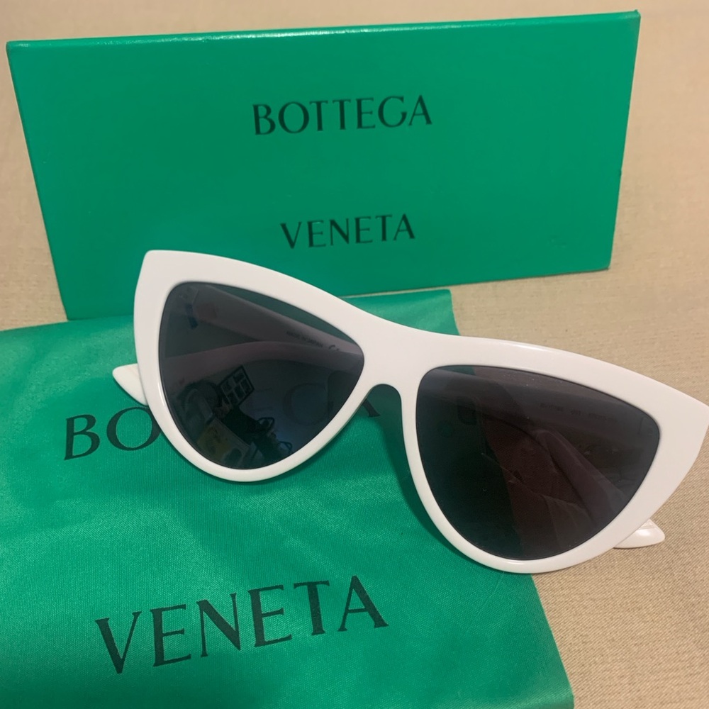 Bottega Veneta White Cat-Eye Sunglasses